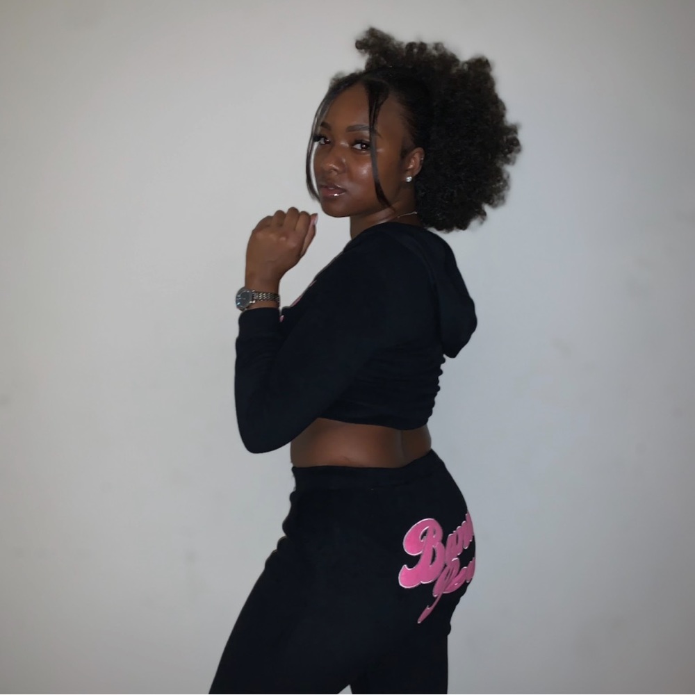 Banni Peru Y2K Black & Pink Cropped Sweatpants Jogger Set